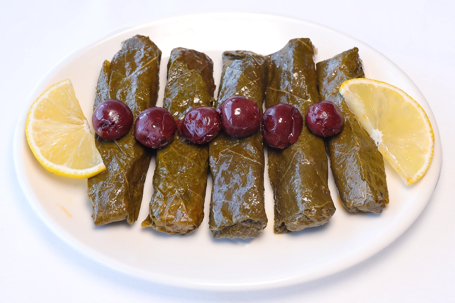 VİŞNELİ YAPRAK SARMASI